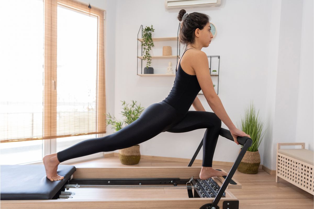 北戸田から車でも通いやすいTRUE FORM PILATESのレッスン風景