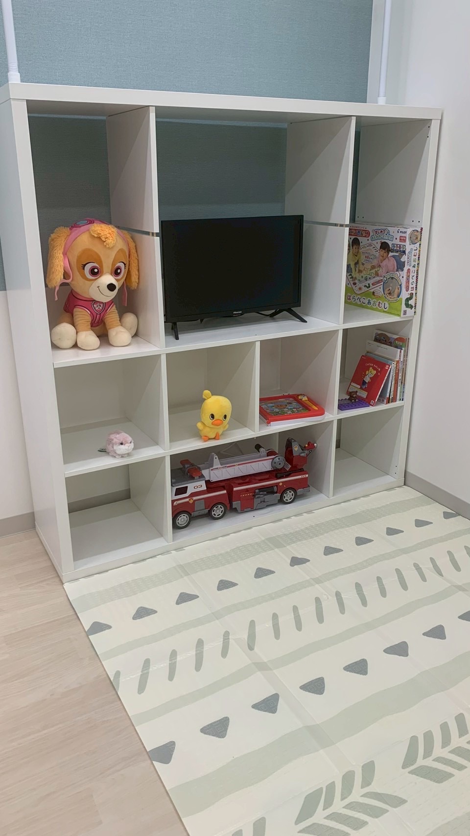 キッズスペースの配置（簡易マット・おもちゃ）