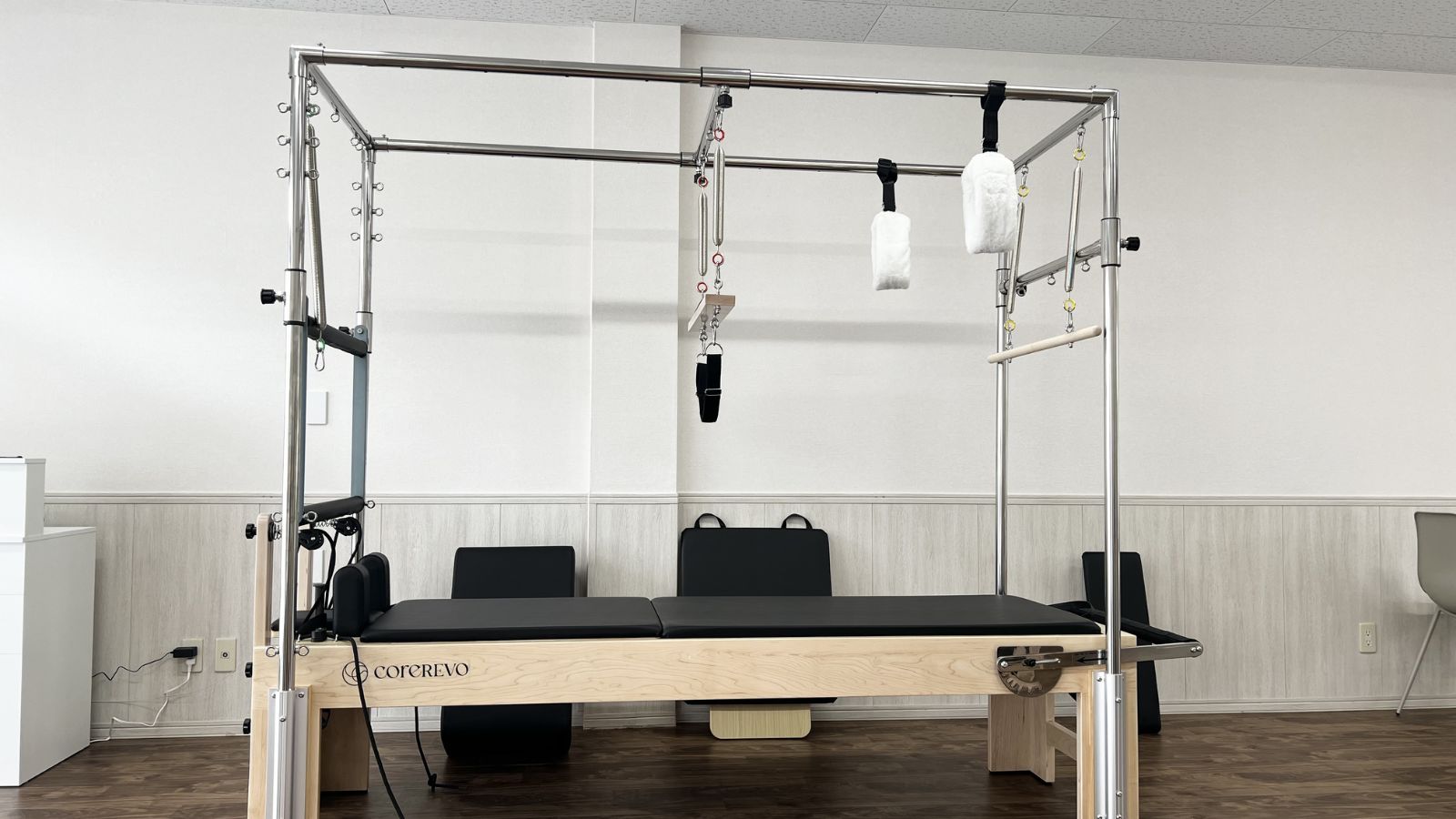 TRUE FORM PILATES 七里スタジオのキャデラック